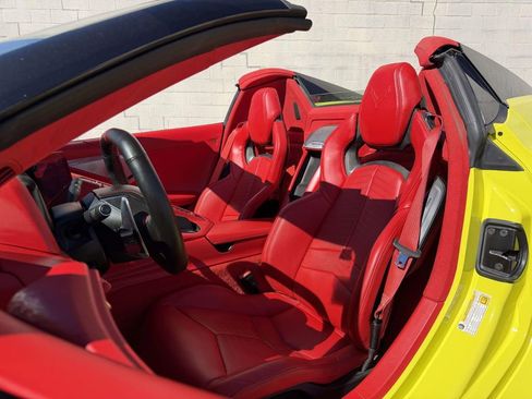 Used 2023 Chevrolet Corvette Stingray Premium Conv w/ Z51 Performance Package RWD image 18