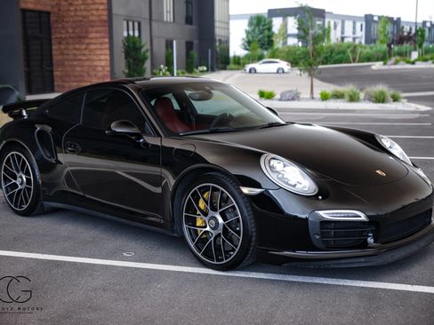 Used 2014 Porsche 911 Turbo S AWD/4WD image 38