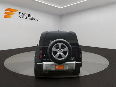 Used 2024 Land Rover Defender 130 S image 4