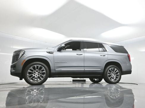 Used 2025 GMC Yukon Denali image 7