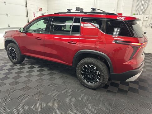 Used 2025 Chevrolet Traverse Z71 image 7