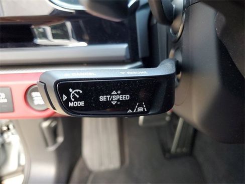 Used 2024 Porsche Panamera image 23