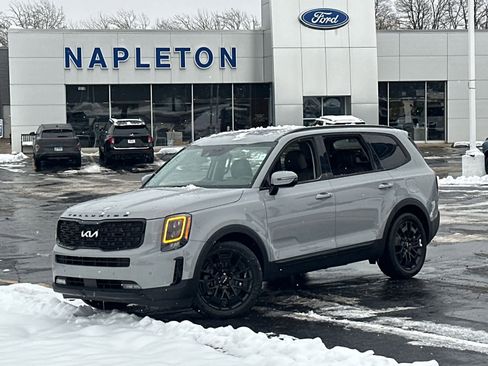 Used 2022 Kia Telluride SX w/ Nightfall Edition Package image 2