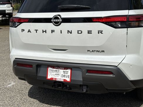 New 2026 Nissan Pathfinder Platinum FWD image 25