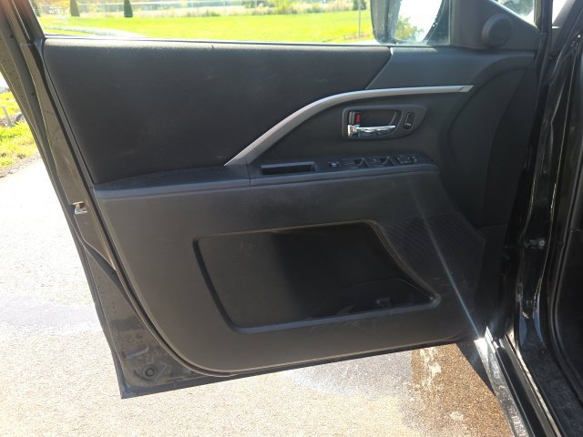 Used 2012 MAZDA MAZDA5 Grand Touring FWD image 20