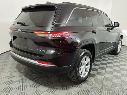 Used 2023 Jeep Grand Cherokee Limited w/ Luxury Tech Group II image 5