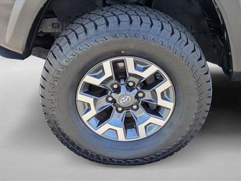 Used 2019 Toyota Tacoma TRD Off-Road w/ Technology Package RWD image 22