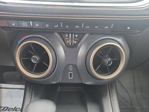 Used 2023 Chevrolet Blazer Premier AWD/4WD image 29