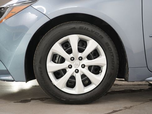 Used 2023 Toyota Corolla LE image 27