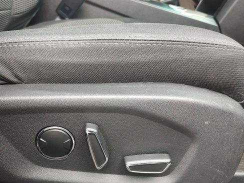 Used 2017 Ford Explorer XLT AWD/4WD image 5