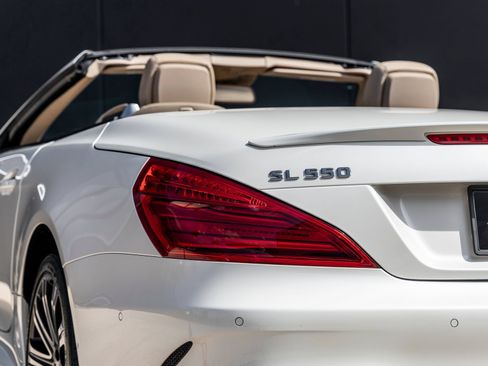Used 2020 Mercedes-Benz SL 550 image 13