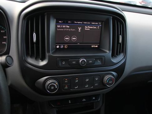 Used 2022 Chevrolet Colorado W/T w/ WT Convenience Package AWD/4WD image 17