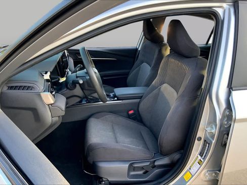 Used 2025 Toyota Camry LE FWD image 8