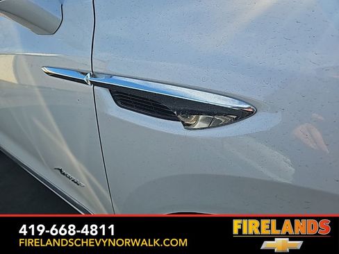 Used 2024 Buick Enclave Avenir w/ Avenir Technology Package image 13