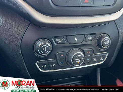 Used 2014 Jeep Cherokee Limited image 19