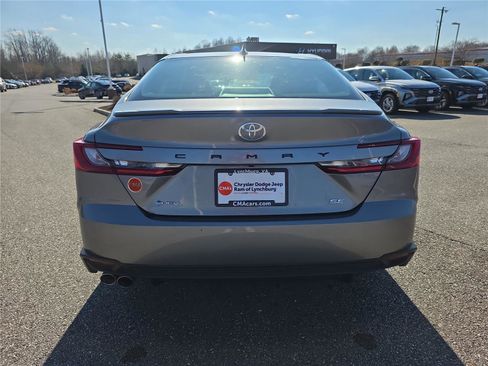 Used 2025 Toyota Camry SE image 6