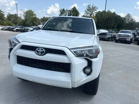 Used 2017 Toyota 4Runner SR5 Premium RWD image 3