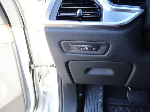 New 2026 BMW X5 xDrive40i w/ Climate Comfort Package image 38