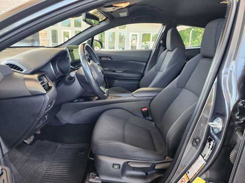 Used 2018 Toyota C-HR XLE FWD image 10