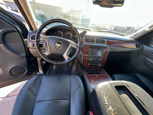 Used 2013 Chevrolet Avalanche LTZ image 13