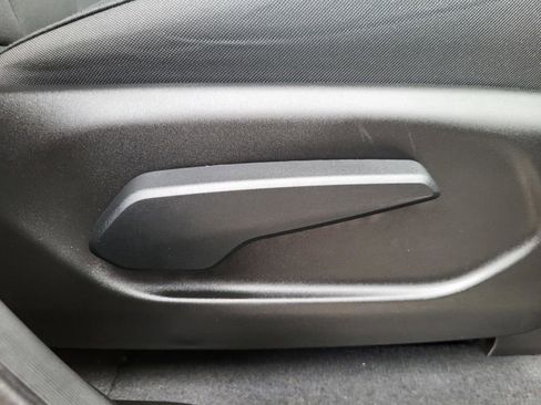 Used 2025 Jeep Grand Cherokee Laredo X w/ Luxury Tech Group I image 34