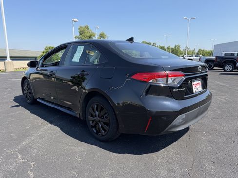 Used 2024 Toyota Corolla LE FWD image 5