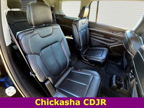 Used 2022 Jeep Grand Cherokee L Limited image 23