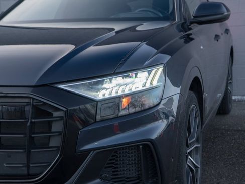 Used 2023 Audi Q8 Prestige image 11