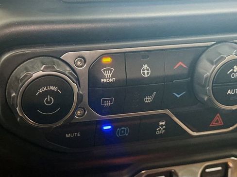 Used 2021 Jeep Wrangler Unlimited Sahara w/ Cold Weather Group image 20