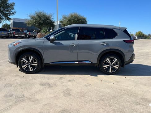Used 2021 Nissan Rogue SL image 4