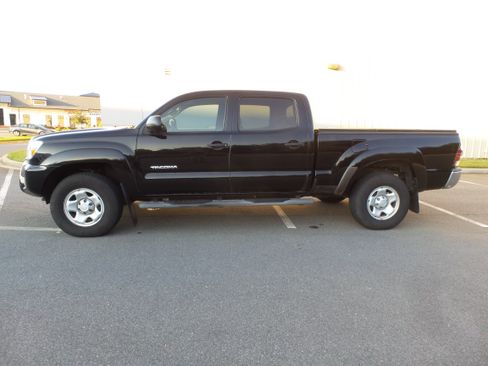 Used 2013 Toyota Tacoma PreRunner w/ SR5 Pkg RWD image 84