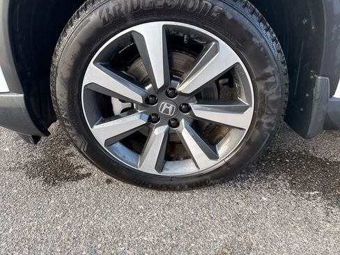 Certified 2025 Honda Pilot Elite image 3