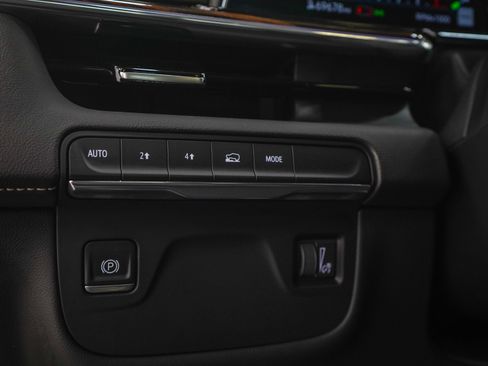 Used 2023 Cadillac Escalade Premium Luxury AWD/4WD image 29