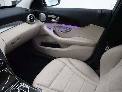 Used 2021 Mercedes-Benz C 300 Sedan image 26