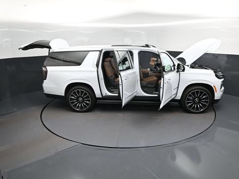 New 2026 Chevrolet Suburban High Country AWD/4WD image 51