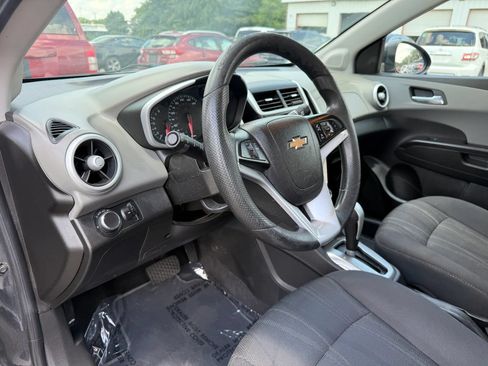 Used 2019 Chevrolet Sonic LT FWD image 17