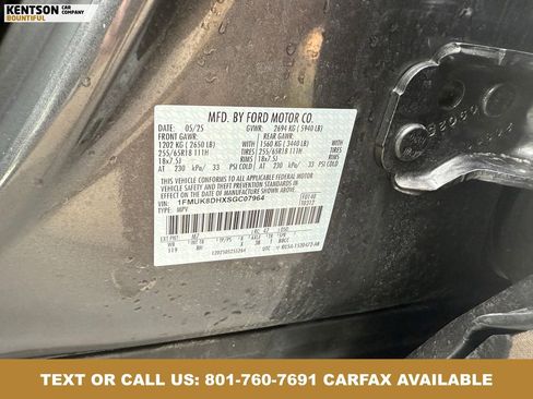 Used 2025 Ford Explorer Active AWD/4WD image 37