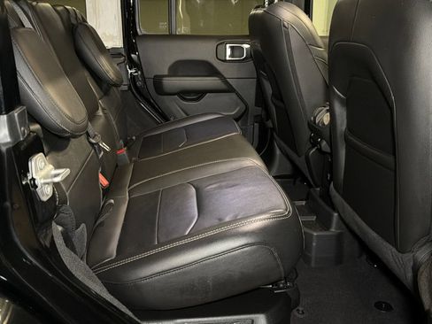 Used 2023 Jeep Wrangler Unlimited Sahara w/ Cold Weather Group AWD/4WD image 13
