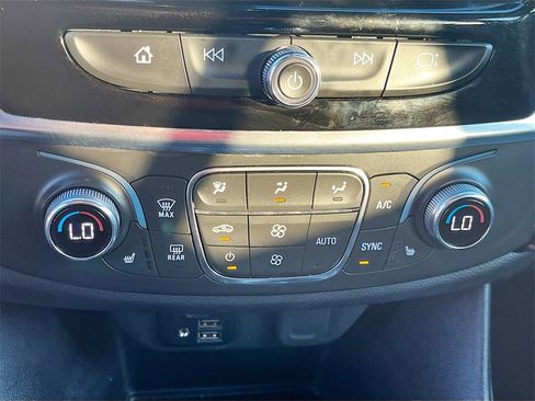 Used 2023 Chevrolet Traverse RS image 16