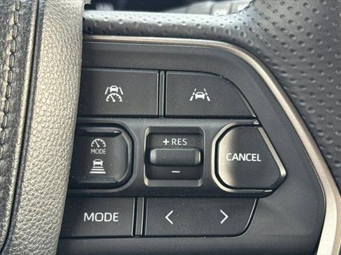 Certified 2025 Toyota 4Runner Trailhunter image 33