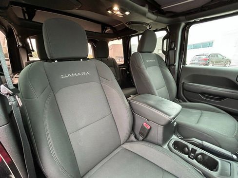 Used 2022 Jeep Wrangler Unlimited Sahara AWD/4WD image 50