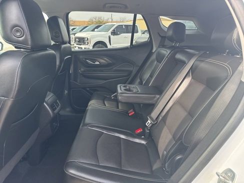 Used 2023 GMC Terrain SLT image 25