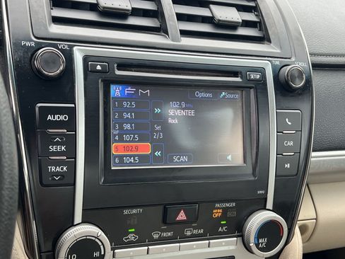 Used 2012 Toyota Camry LE FWD image 18