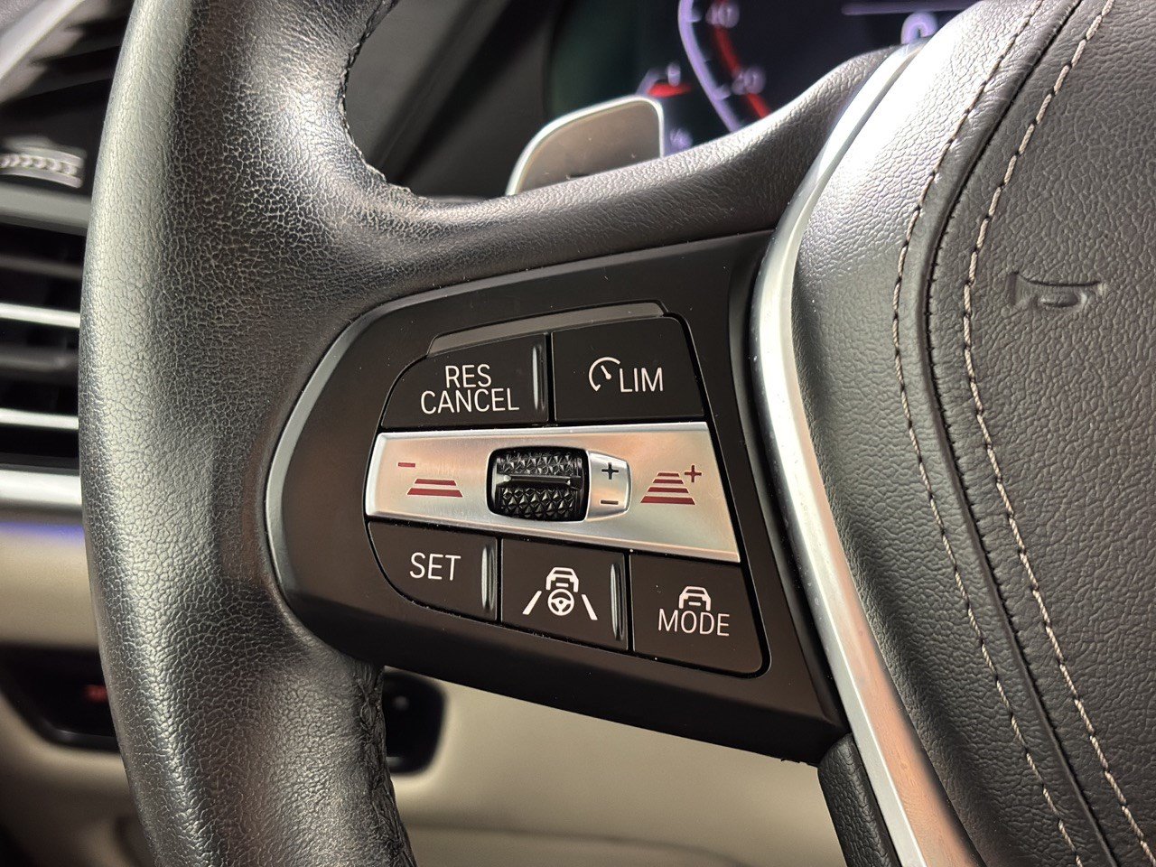 Used 2022 BMW X5 sDrive40i w/ Executive Package RWD image 18