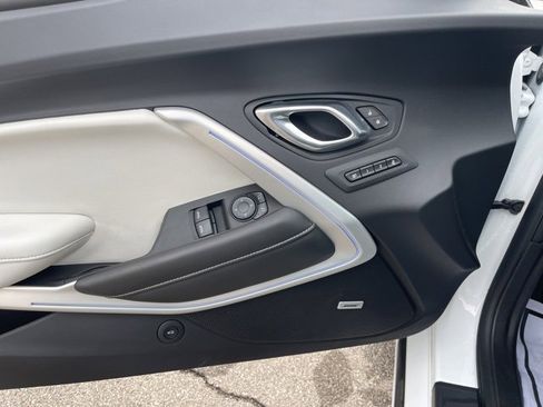 Used 2021 Chevrolet Camaro LT w/ RS Package image 15