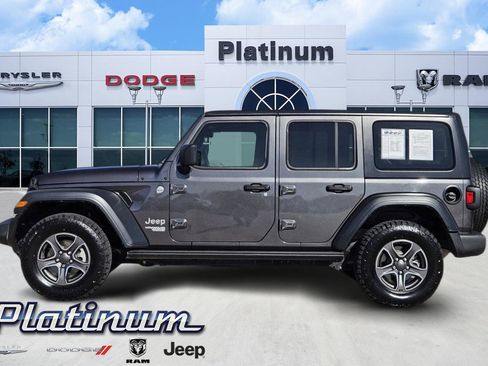 Used 2018 Jeep Wrangler Unlimited Sport S image 3