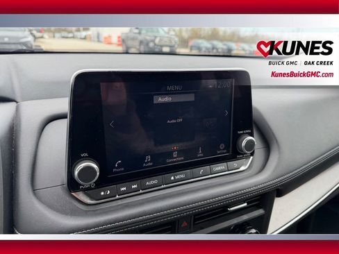 Used 2025 Nissan Rogue SV AWD/4WD image 18