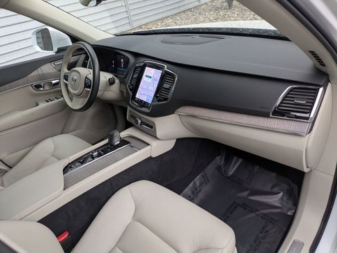 Used 2023 Volvo XC90 T8 Plus w/ Protection Package Premier image 34