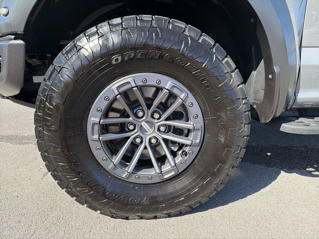Used 2020 Ford F150 Raptor w/ Equipment Group 802A Luxury AWD/4WD image 13