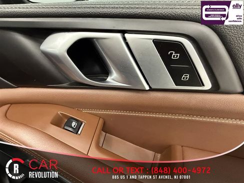 Used 2023 BMW X5 sDrive40i w/ M Sport Package RWD image 38